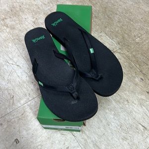 Women’s flip flops